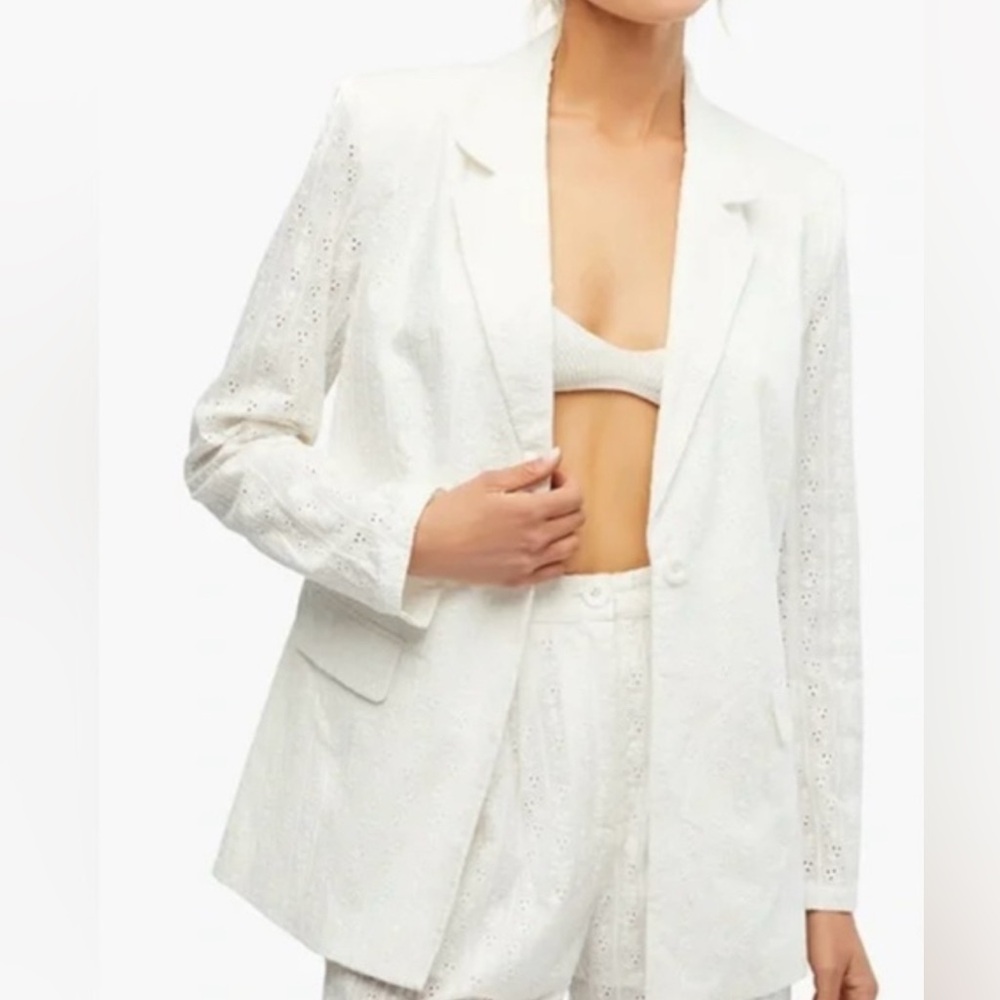 WeWoreWhat White Eyelet Cotton Blazer Jacket Size Medium NWT Costal Chic